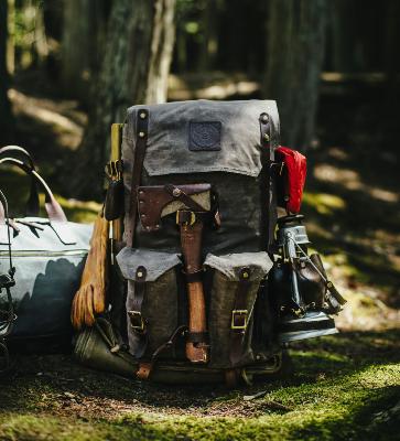 Liste des indispensables bushcraft : que mettre dans son sac pour partir en autonomie