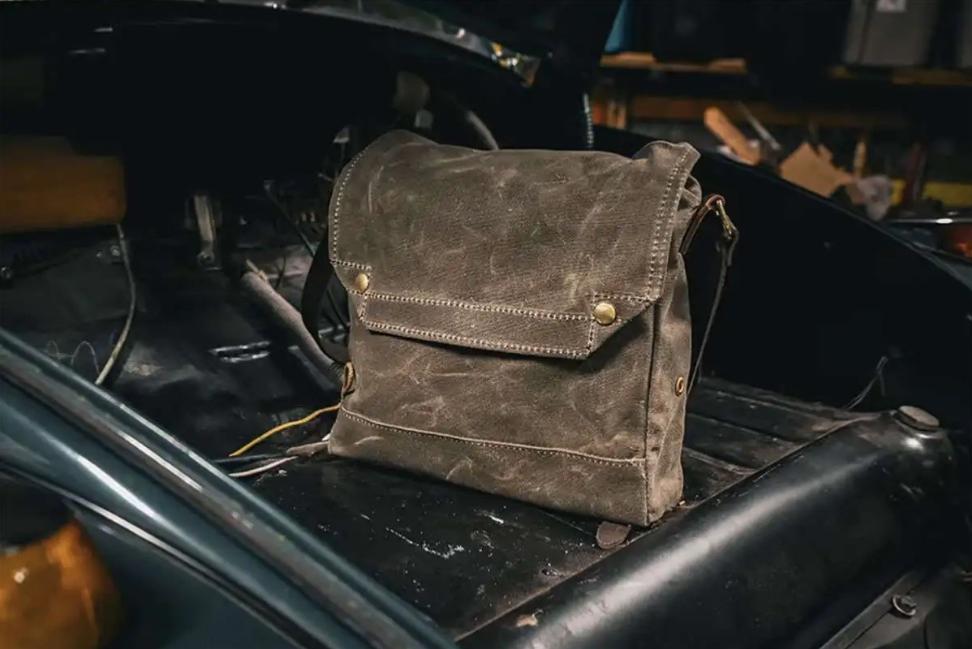 Archaeologist Satchel